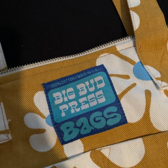 BIG BUD PRESS -  YELLOW ZIP SHOULDER MINI TOTE - XL LAZY DAZY - Picture 2 of 3